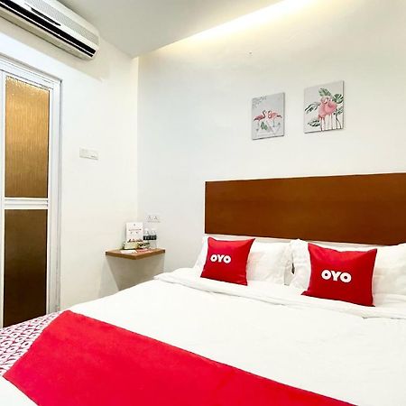 Oyo 90334 Mawlaya Hotel Bayan Lepas Εξωτερικό φωτογραφία