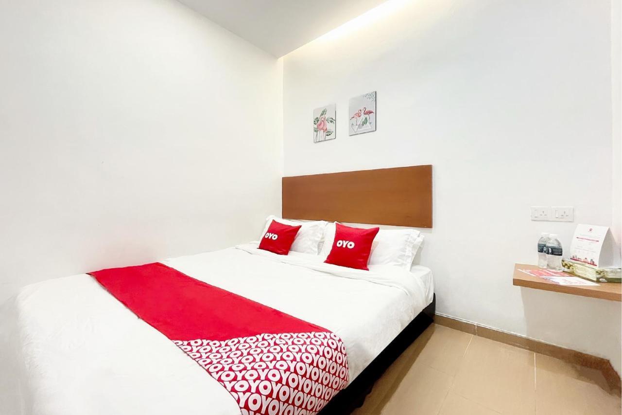 Oyo 90334 Mawlaya Hotel Bayan Lepas Εξωτερικό φωτογραφία