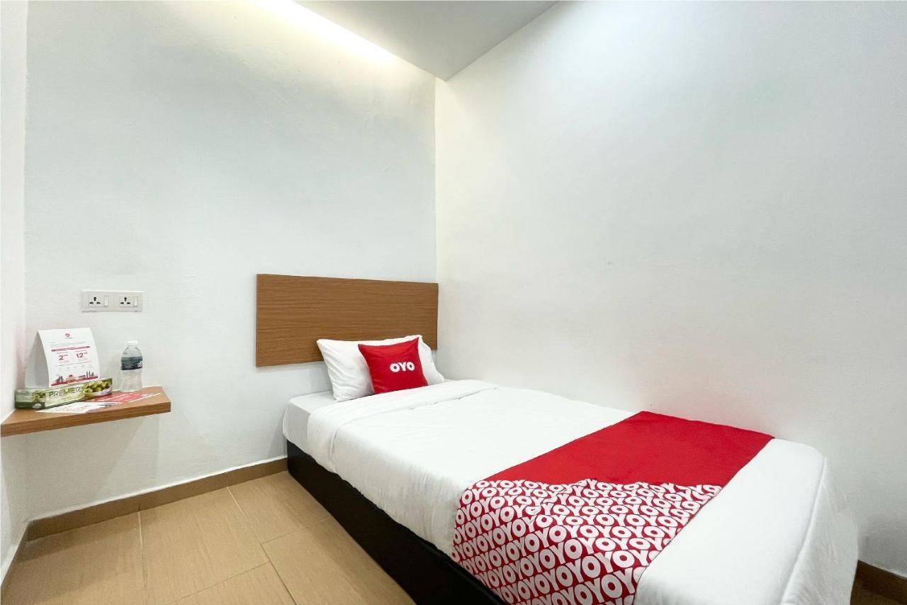 Oyo 90334 Mawlaya Hotel Bayan Lepas Εξωτερικό φωτογραφία