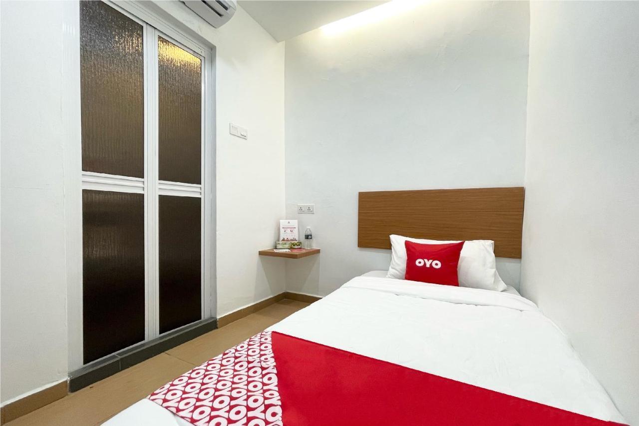 Oyo 90334 Mawlaya Hotel Bayan Lepas Εξωτερικό φωτογραφία