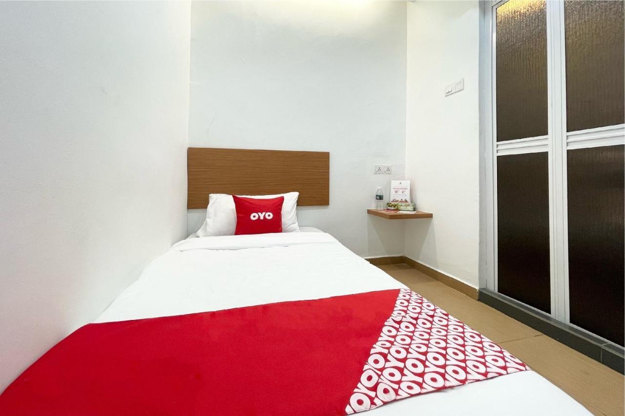 Oyo 90334 Mawlaya Hotel Bayan Lepas Εξωτερικό φωτογραφία